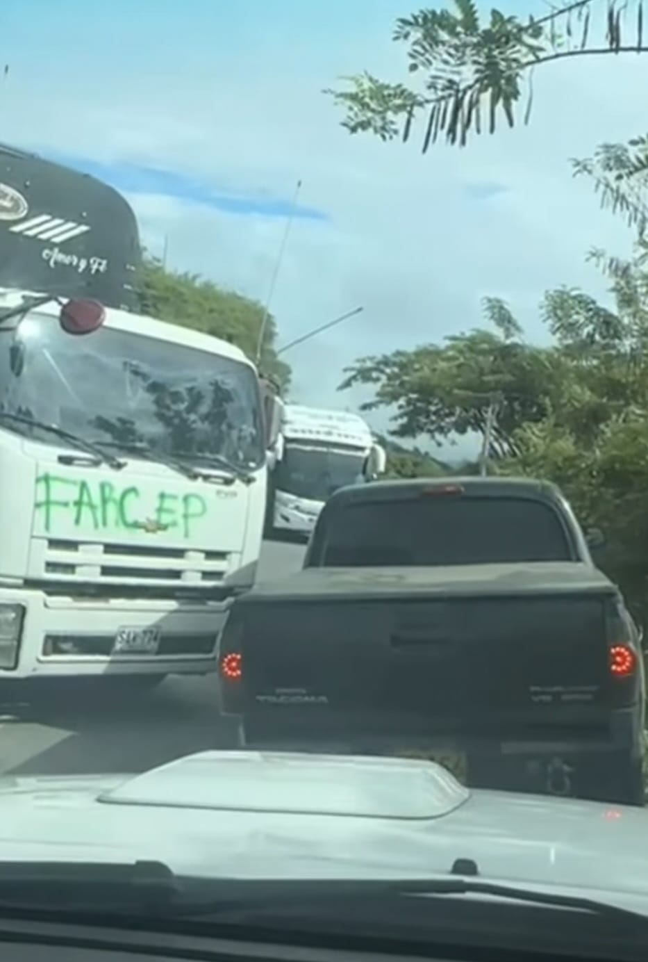 Retén ilegal en la vía Panamericana, entre Popayán y Pasto.