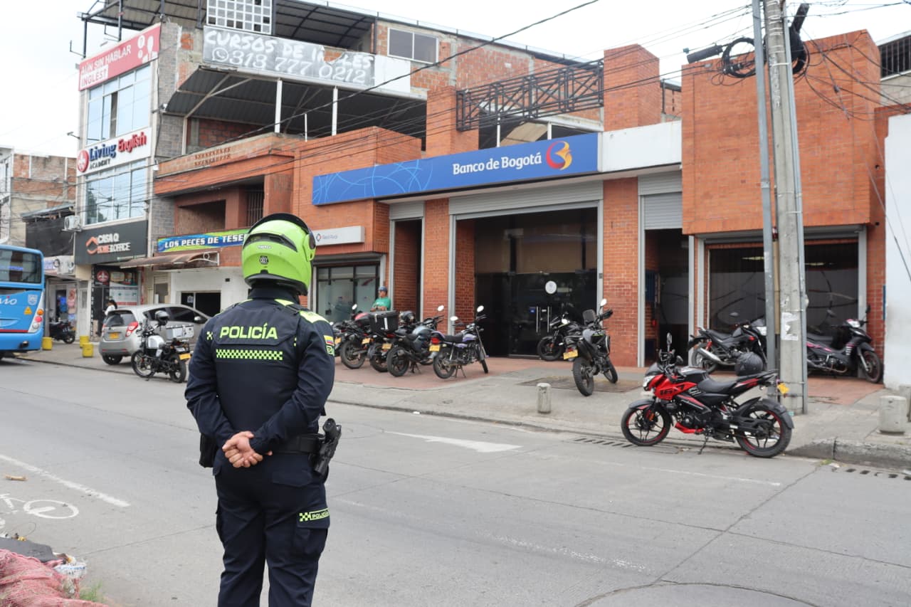 Cali'de hırsız olduğu iddia edilen iki kişi yakalandı.