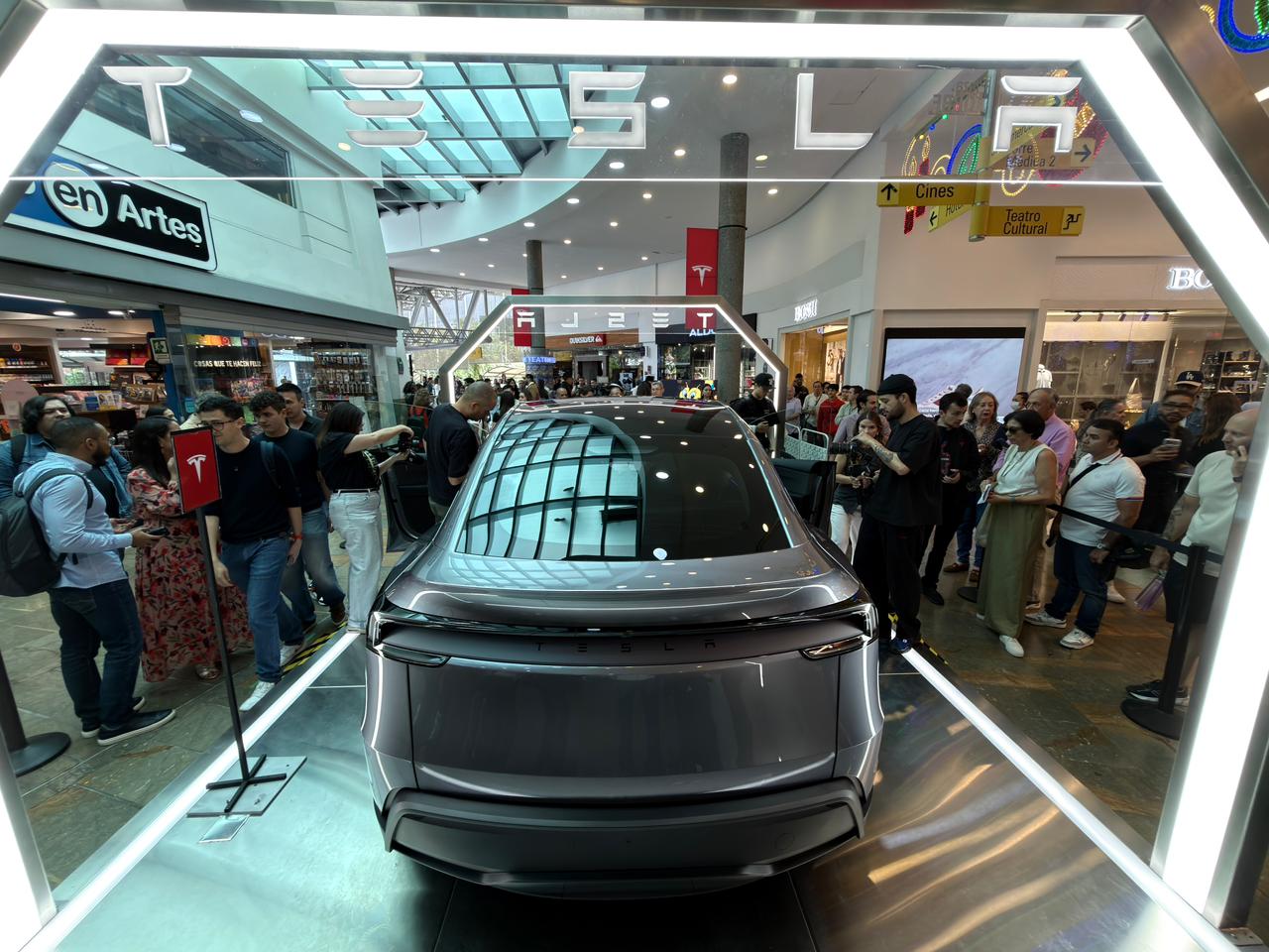 Tesla llegó a Medellín.