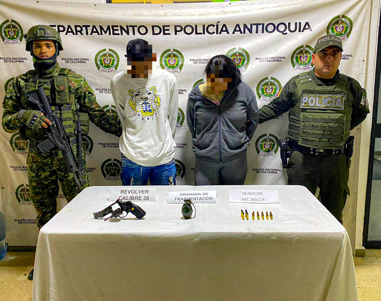 Dos de los capturados.