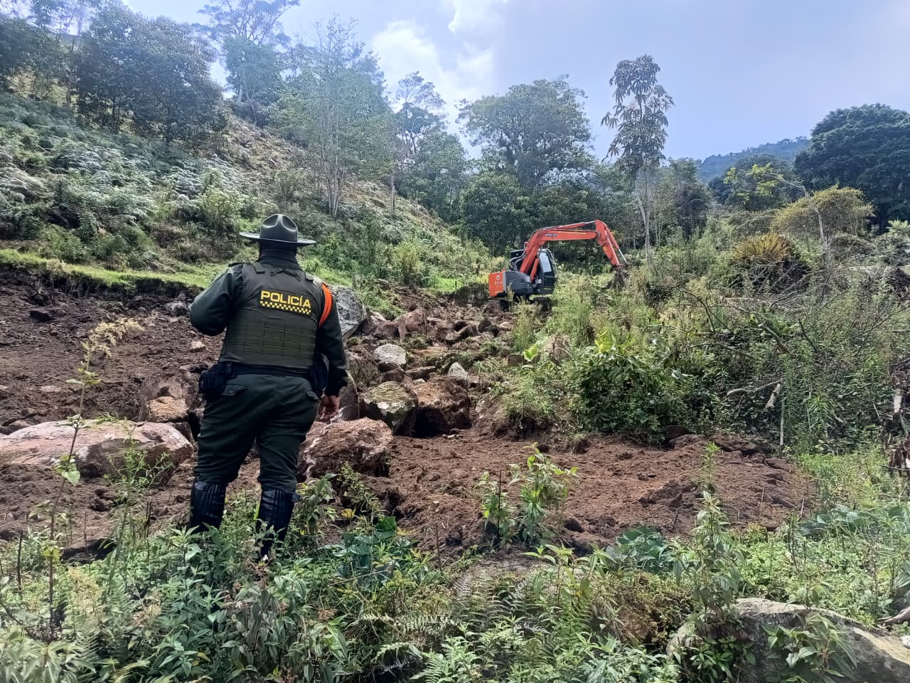 Explotación ilegal de materiales en zona rural de Cundinamarca