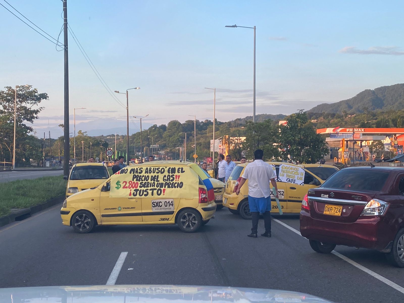Bloqueos en la vía al Llano
