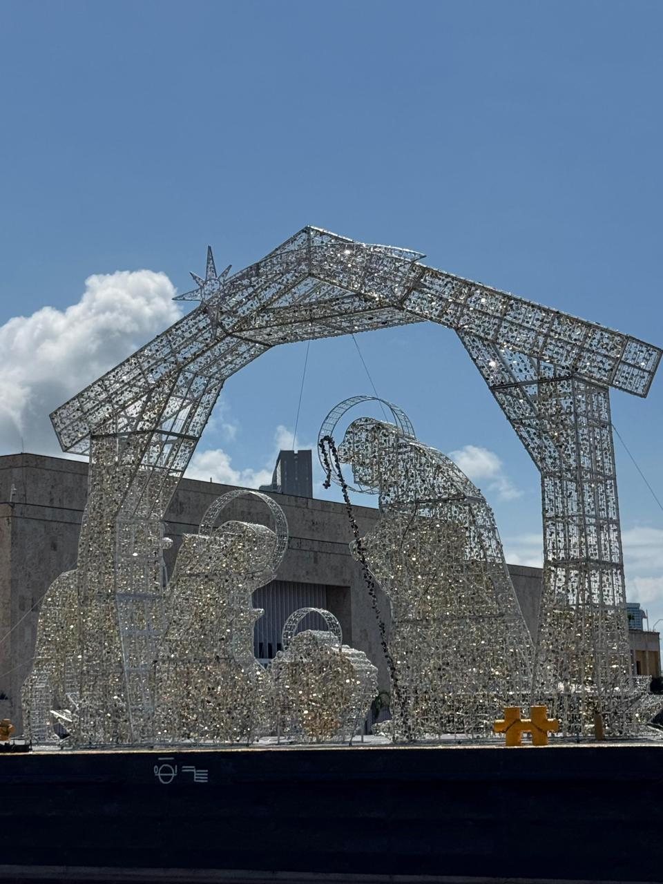 Listas las estructuras para los alumbrados en Cartagena
