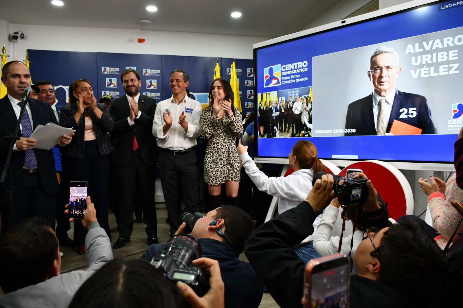 Centro Democrático presentó su lista al Senado con Uribe en el puesto 25