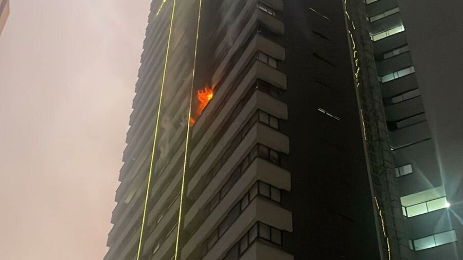 Incendio en edificio en Medellín.