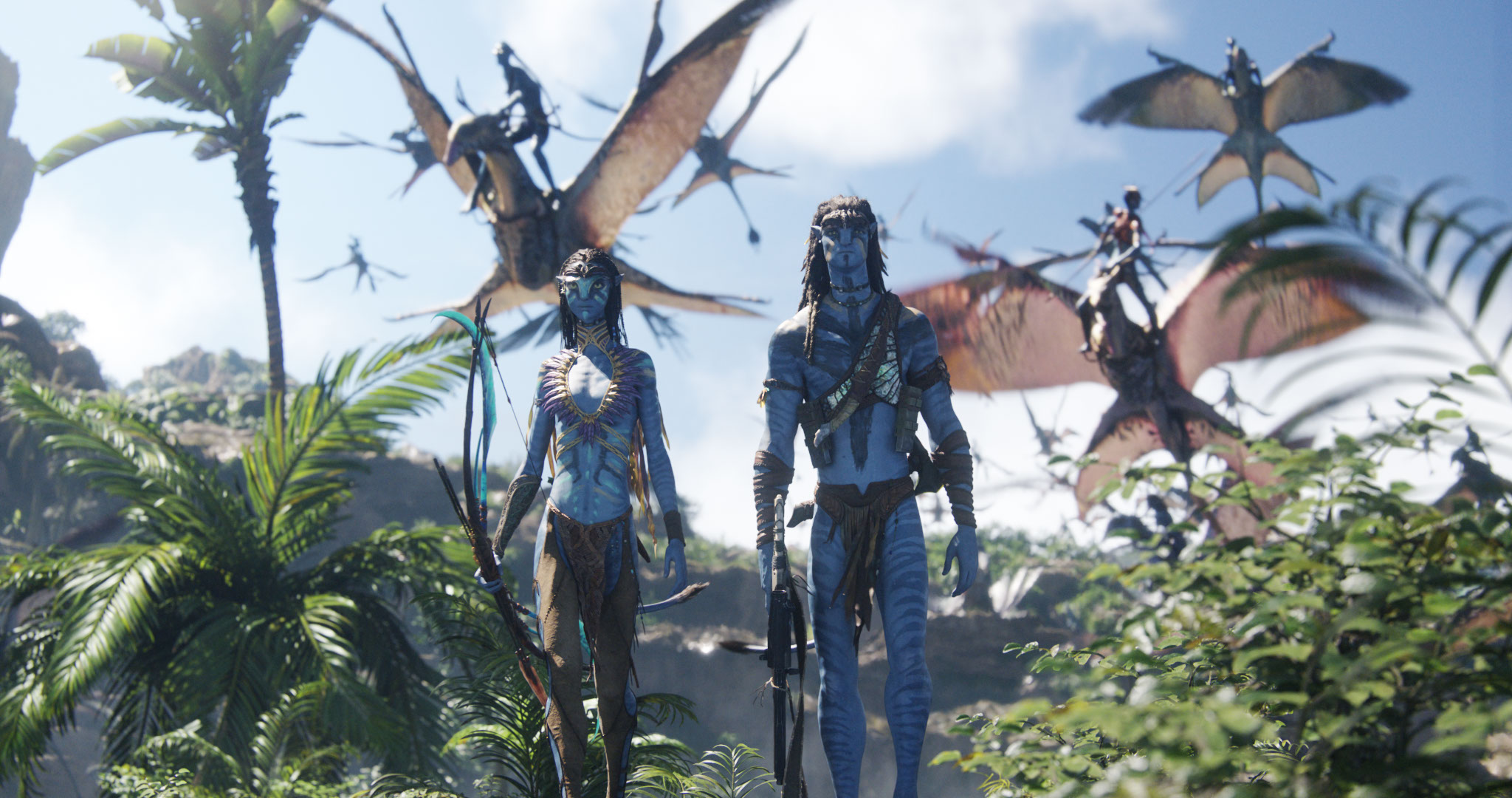 (L-R) Neytiri (Zoe Saldaña) and Jake Sully (Sam Worthington) in 20th Century Studios' AVATAR: FIRE AND ASH. Photo courtesy of 20th Century Studios. © 2025 20th Century Studios. All Rights Reserved.