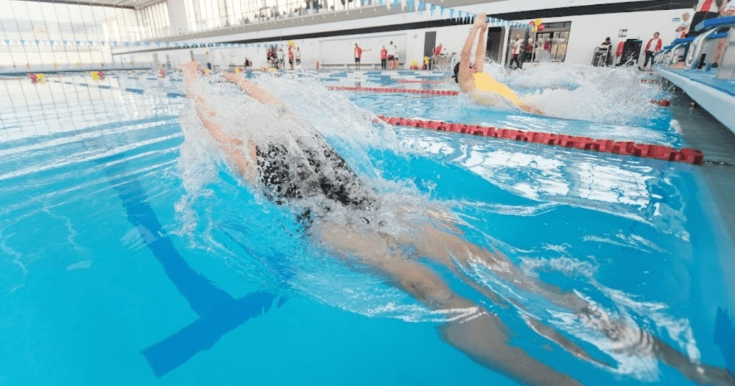 bogota-invita-a-inscribirse-en-cursos-de-natacion-de-diciembre-
