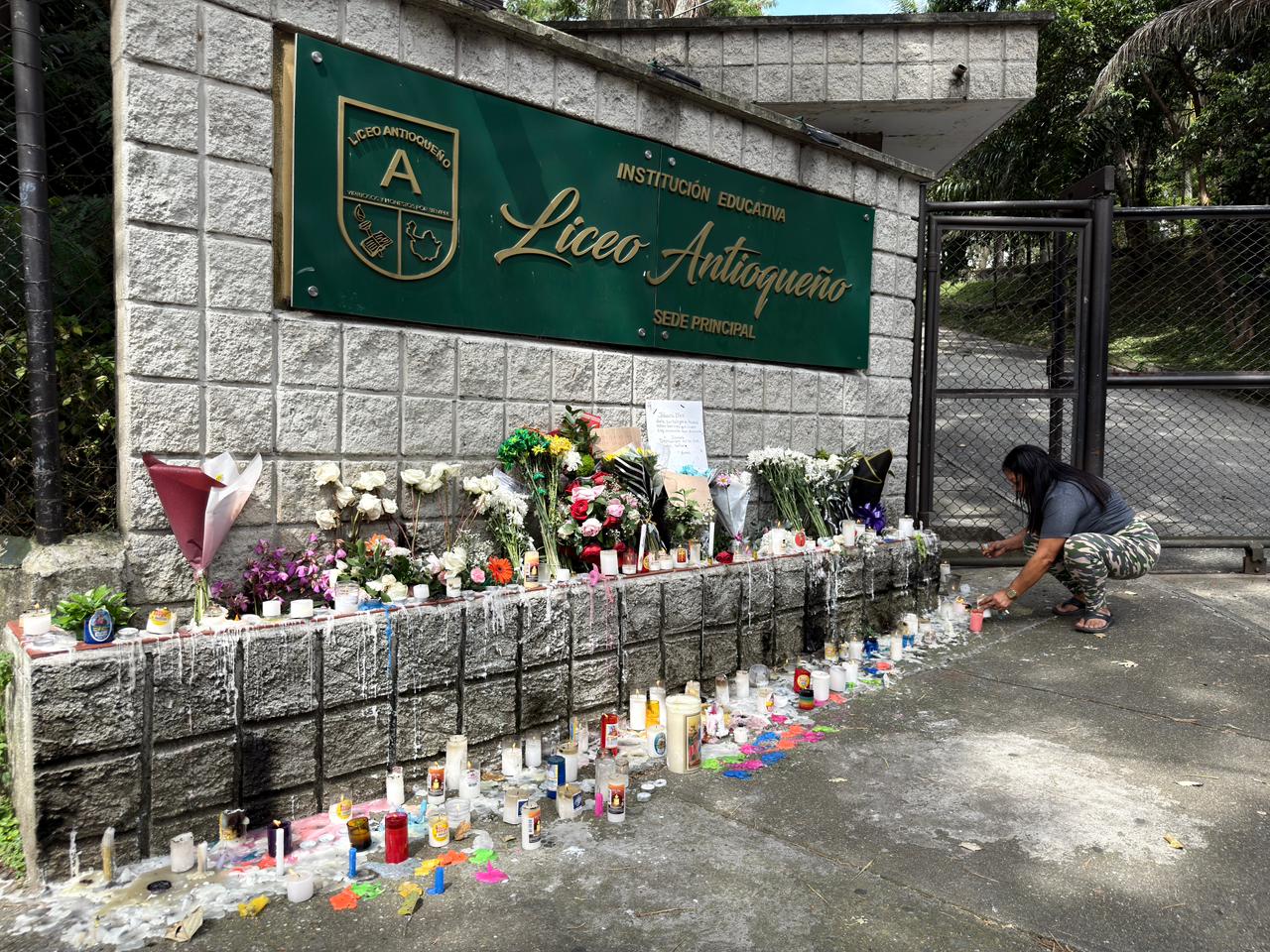 Antioquia está de luto tras la muerte de 16 jóvenes recién graduados del Liceo Antioqueño de Bello.