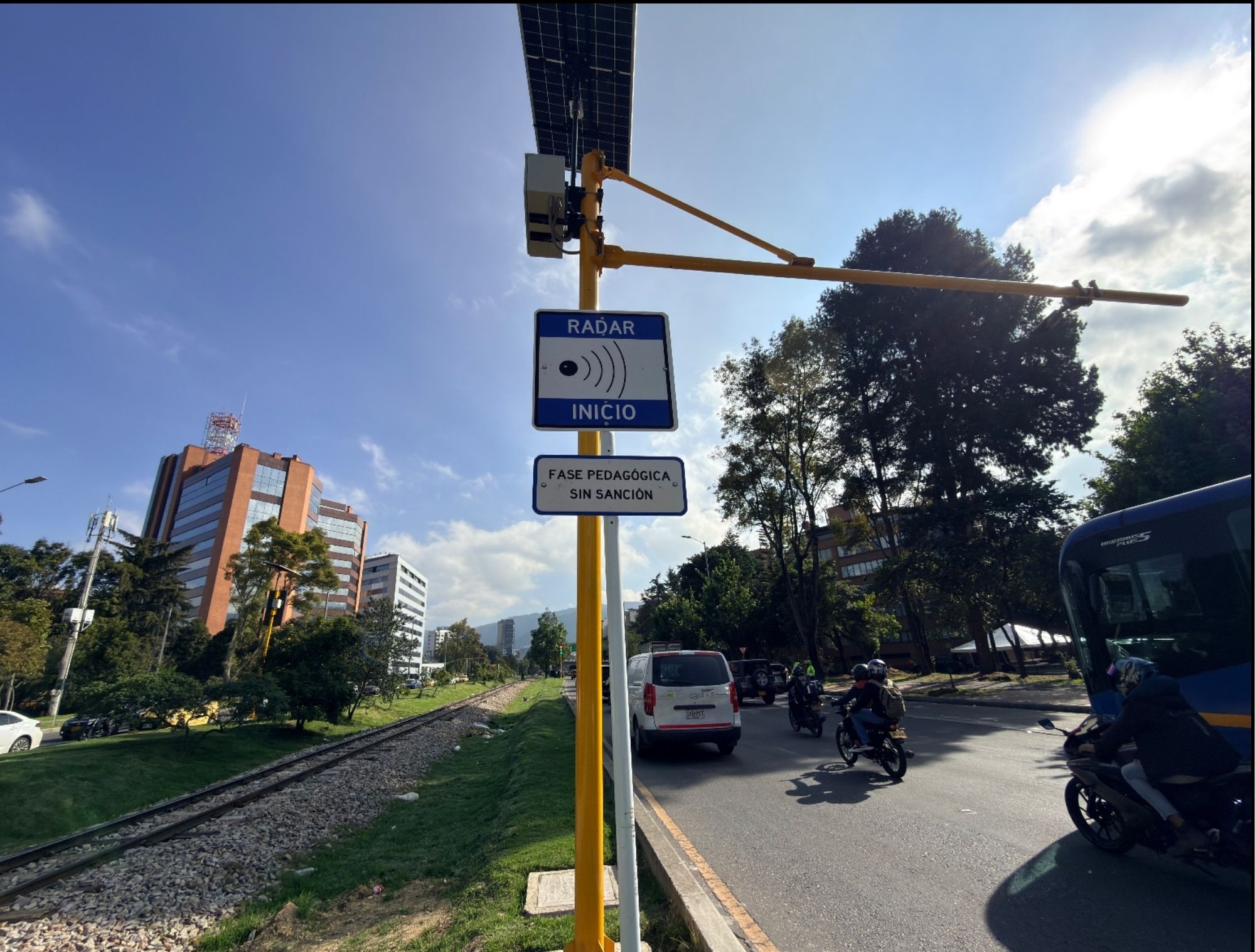 Paneles de velocidad en Bogotá.