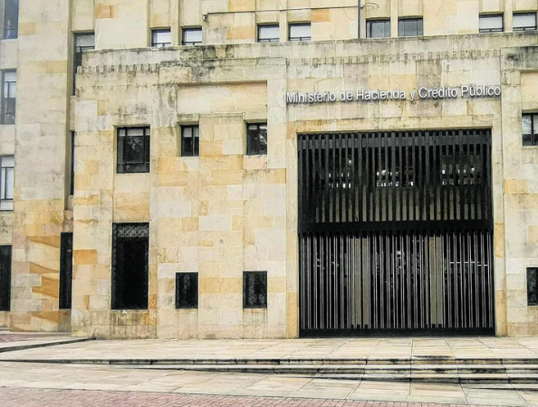 Fachada del ministerio de Hacienda.