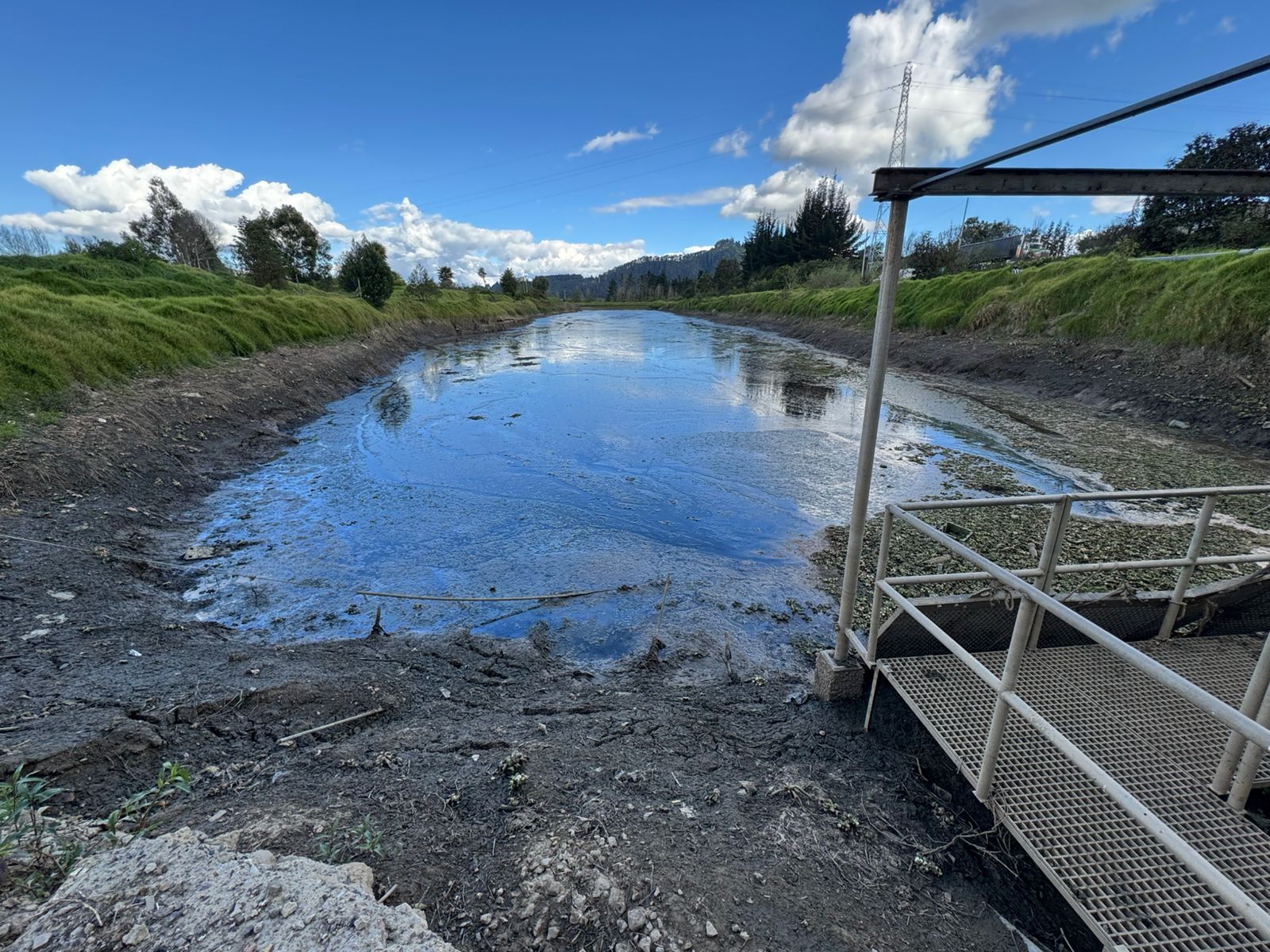 Bajos niveles de agua en el río Bogotá