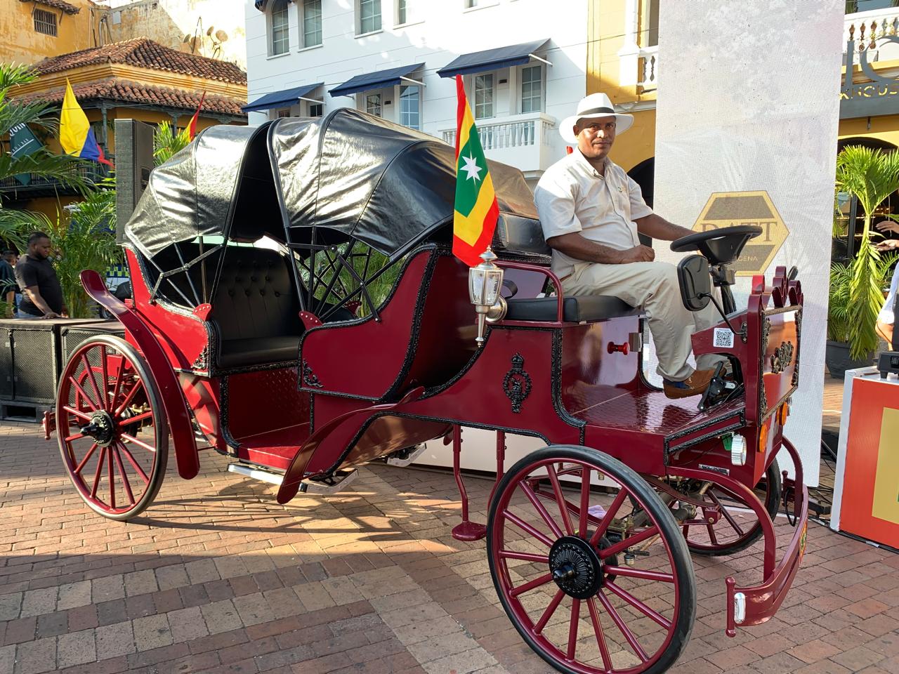 Coches eléctricos en Cartagena ya ruedan por el Centro Histórico