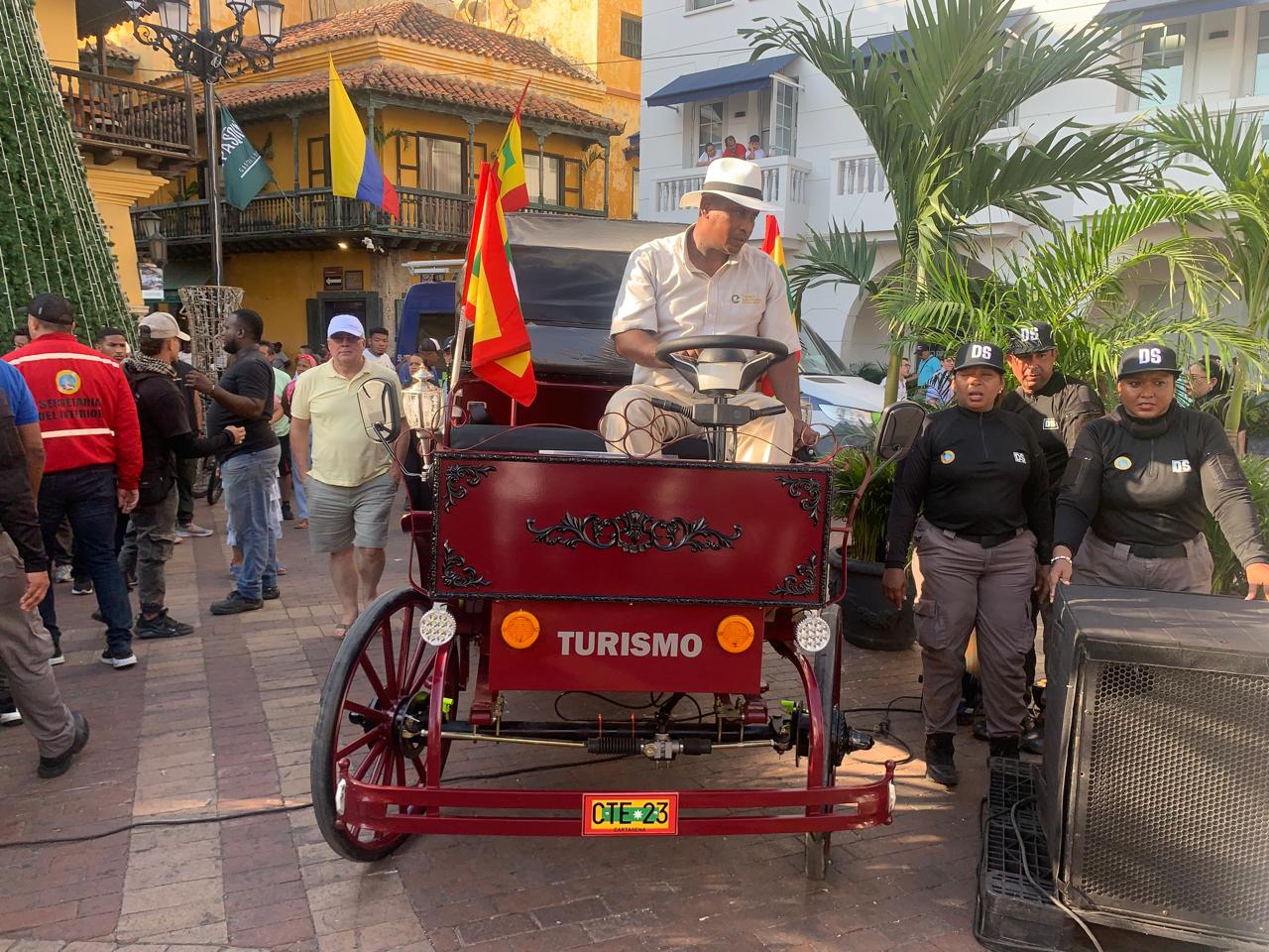 Coches eléctricos en Cartagena ya ruedan por el Centro Histórico
