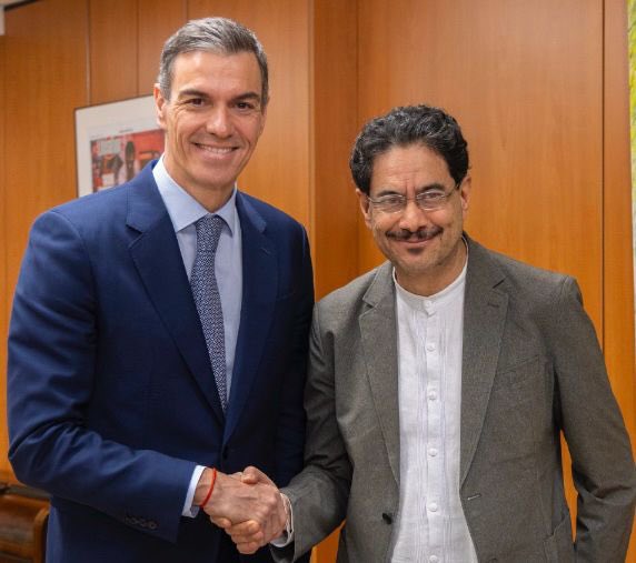 El presidente del gobierno español Pedro Sánchez y el candidato presidencial colombiano Iván Cepeda