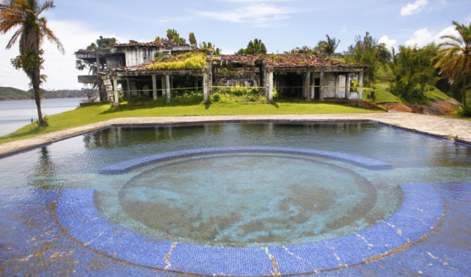 La finca 'La Manuela' fue tomada por la SAE en 2019. En los primeros días de enero de 2026 fue subastada por 7.700 millones de pesos.