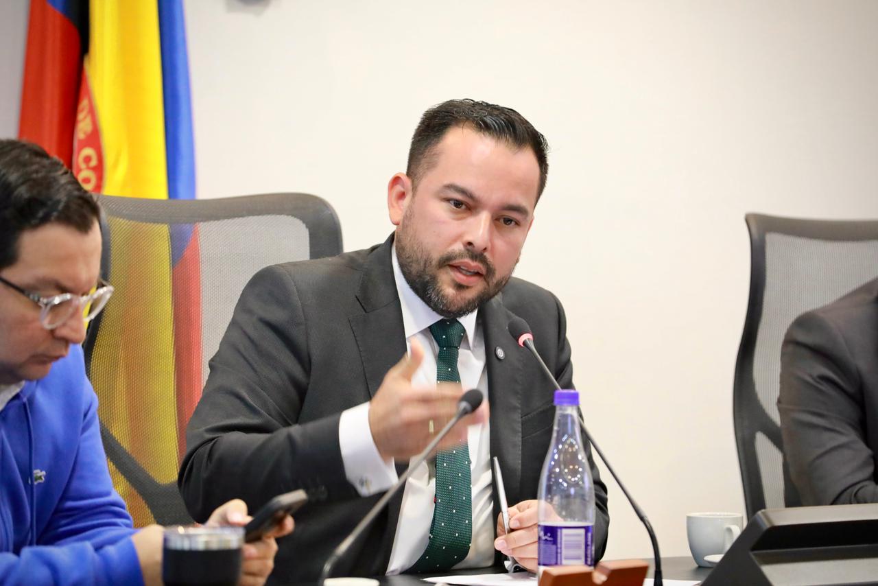 Ministro de Minas y Energía, Edwin Palma.