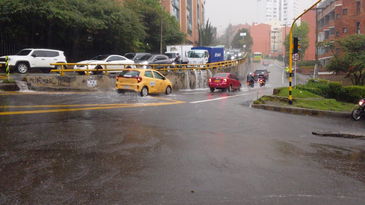 Lluvias en la localidad de Chapinero, en Bogotá