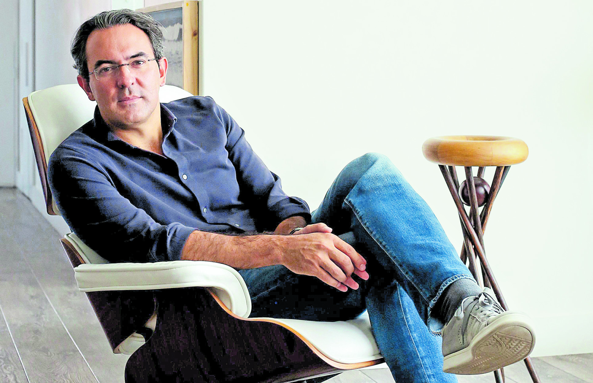 Entrevista con el escritor colombiano Juan Gabriel Vásquez.