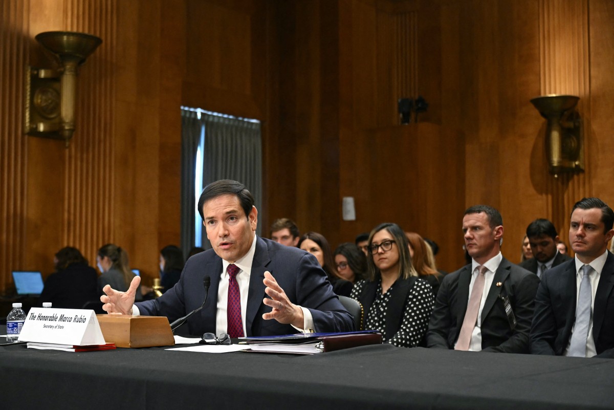 El secretario de Estado de EE. UU., Marco Rubio, testifica durante una audiencia del Comité de Relaciones Exteriores del Senado para examinar la política estadounidense hacia Venezuela.