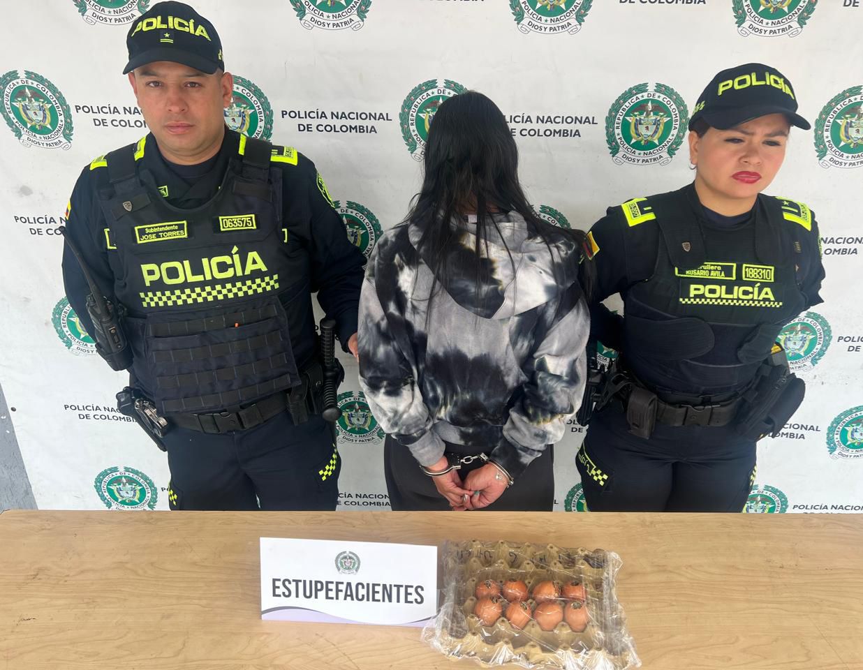 Capturan a una mujer que intentó ingresar marihuana oculta en unos huevos a una estación de Policía