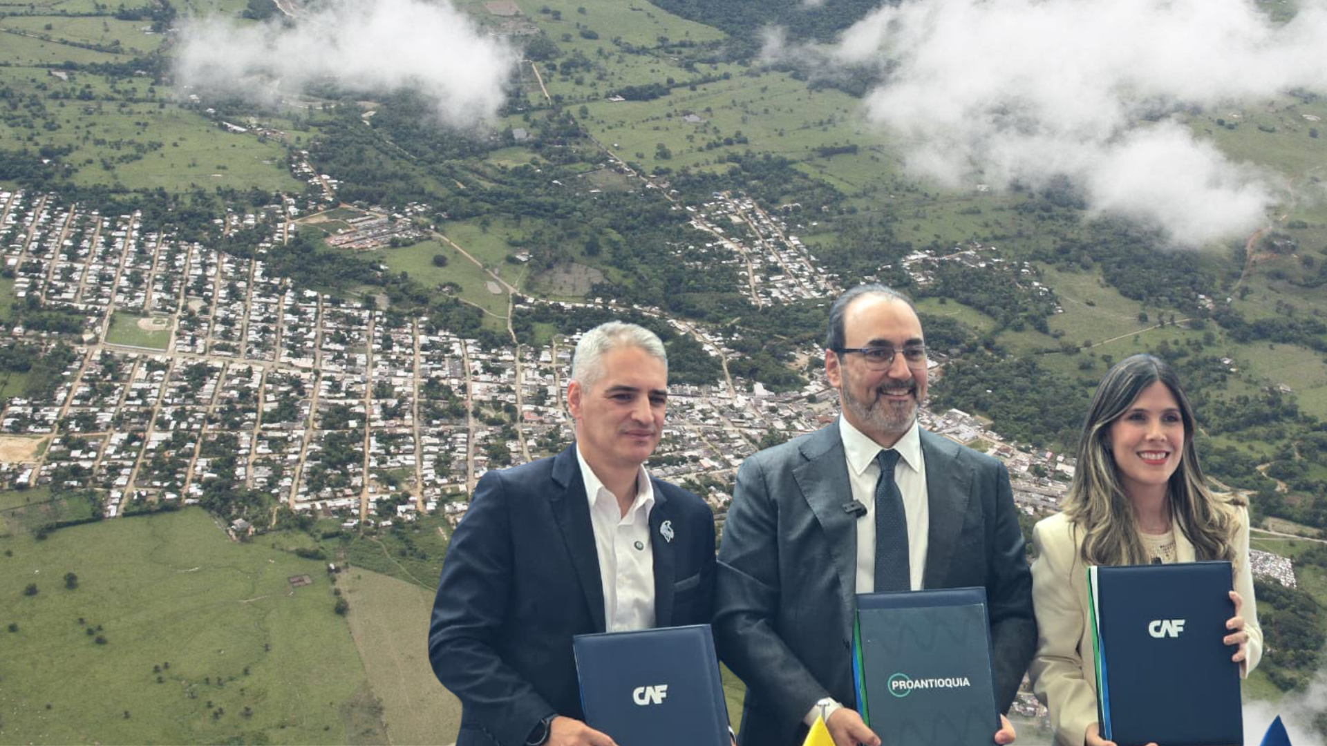 Antioquia y la CAF firmaron un acuerdo clave de cooperación para el desarrollo de Urabá. Estos son los puntos clave.