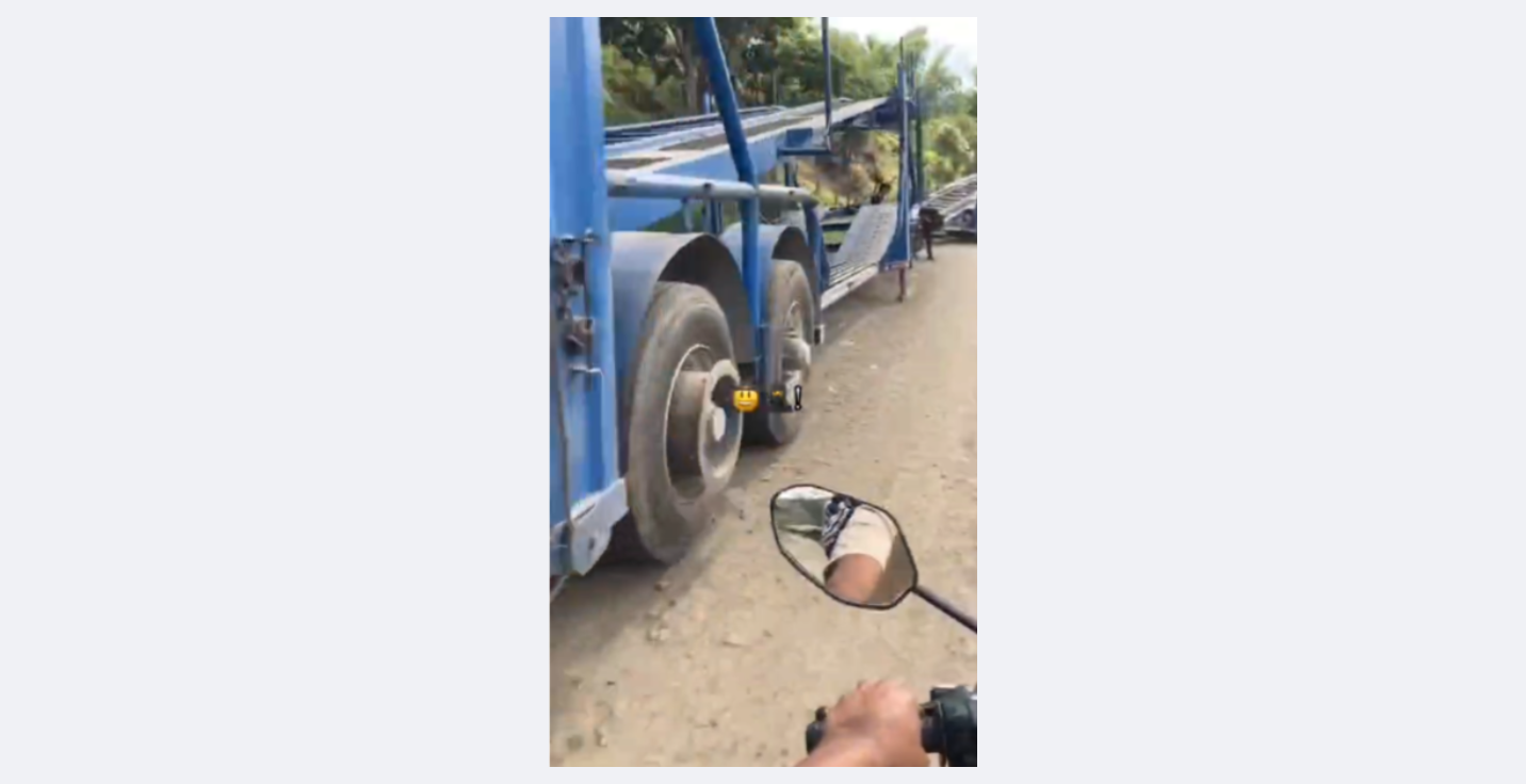 En estas estructuras fueron transportadas las 17 camionetas de alta gama, robadas en Cauca.