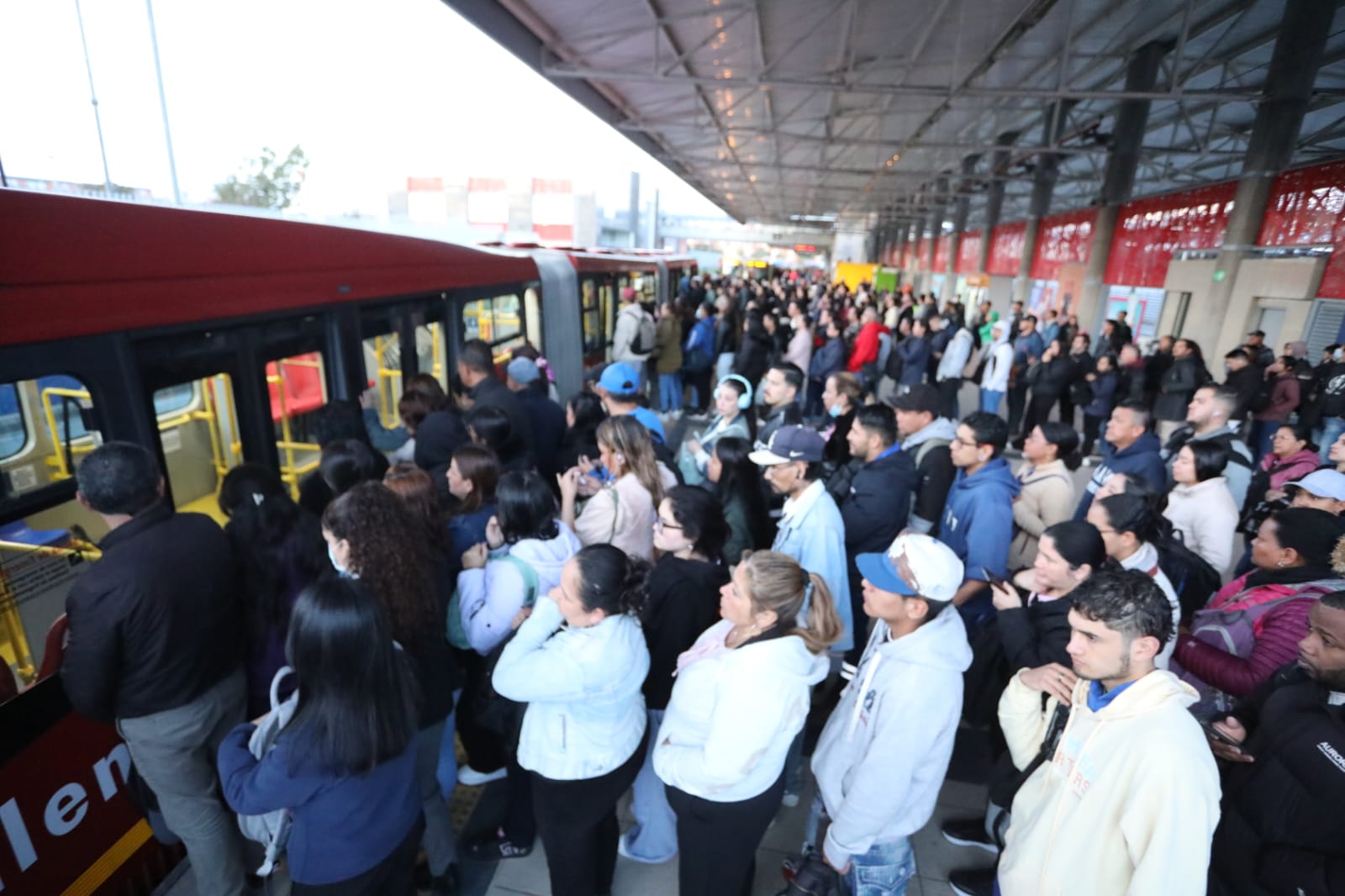 Así está el Portal Américas en el día sin carro y sin moto.