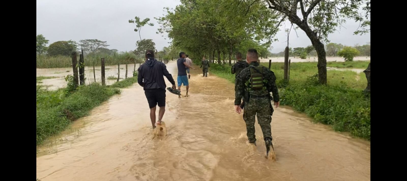 La emergencia climática mantiene en alerta a varias regiones del país. En Córdoba, la UNGRD ha entregado más de 7.400 kits humanitarios