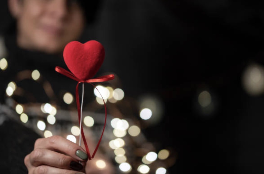 el sufrimiento en San Valentín suele surgir cuando el amor se vive desde la carencia