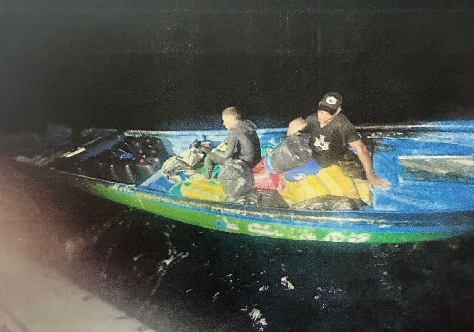 Capturaron a dos hombres en Buenaventura que llevaban 550 kilos de marihuana en embarcación.