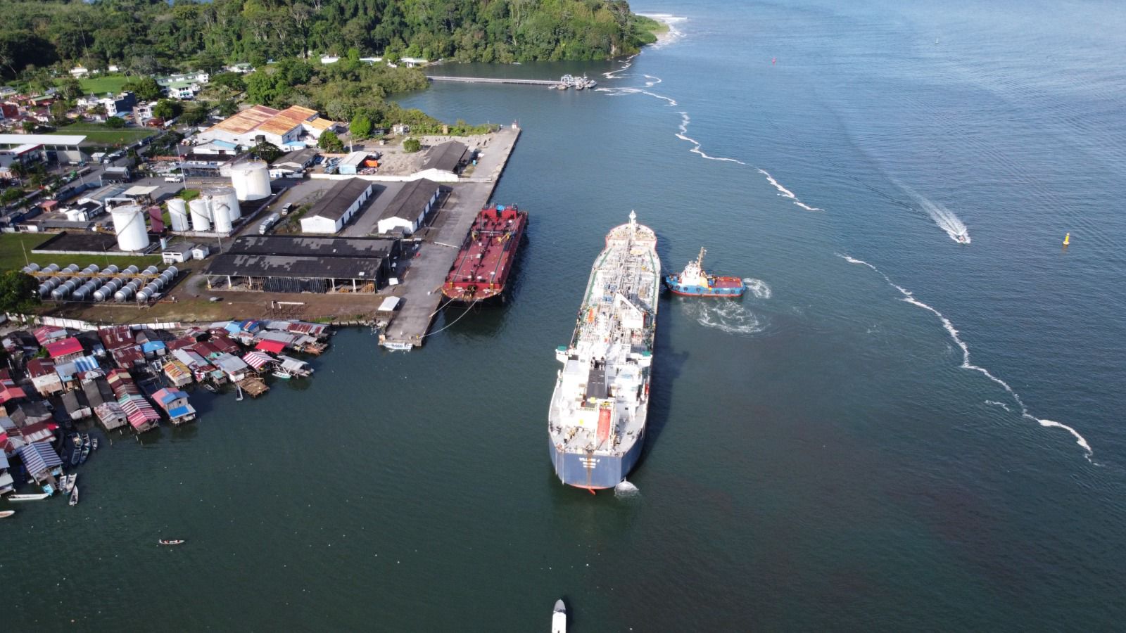 Tumaco, Nariño. La llegada del buque Willard J, desde Estados Unidos.