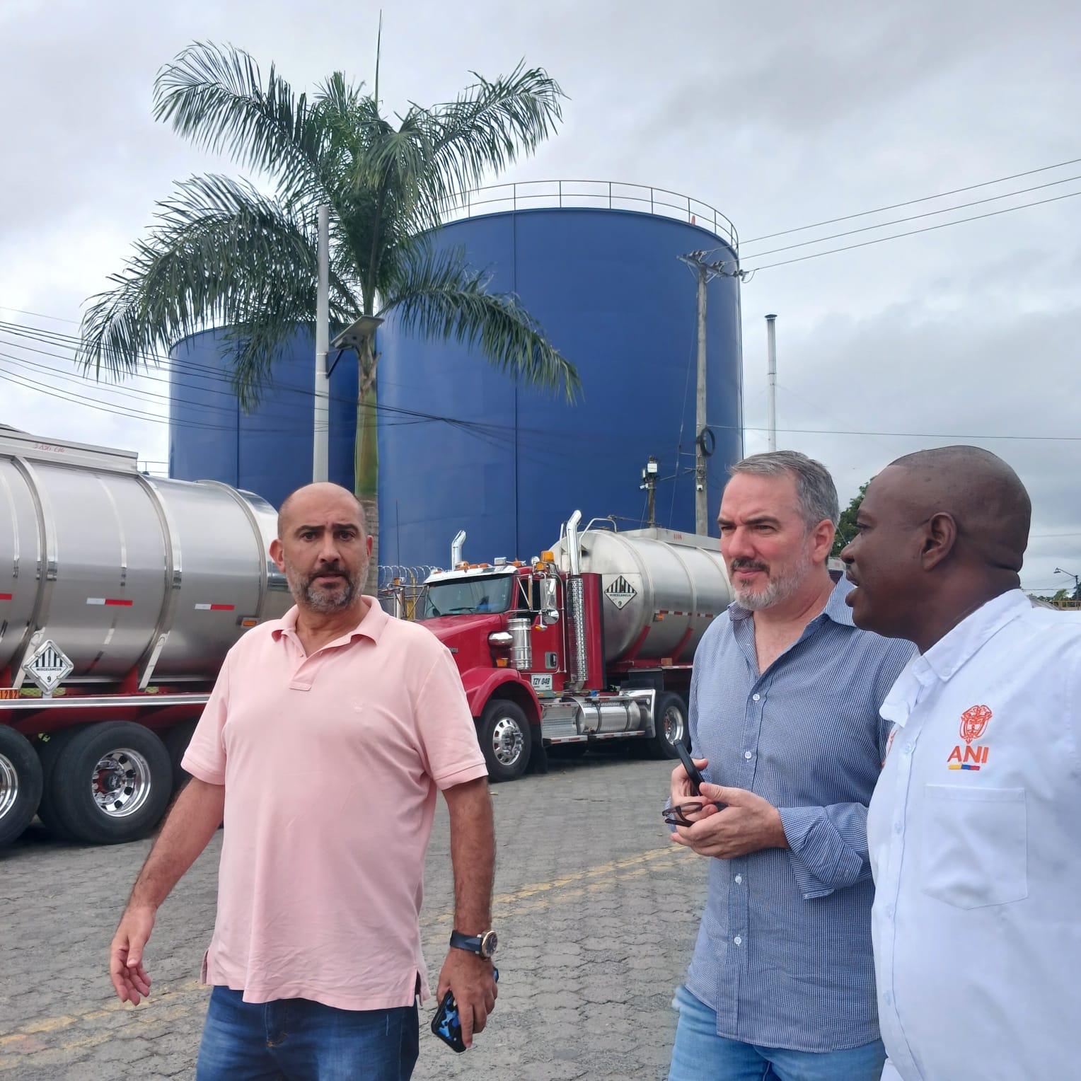 Directivos de la Sociedad Portuaria Regional Tumaco Pacific Port, entre ellos, Guillermo Londoño y Arley Silva.