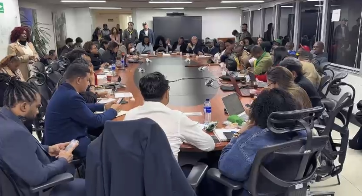 Mesa de diálogo con comunidades del norte del Cauca.