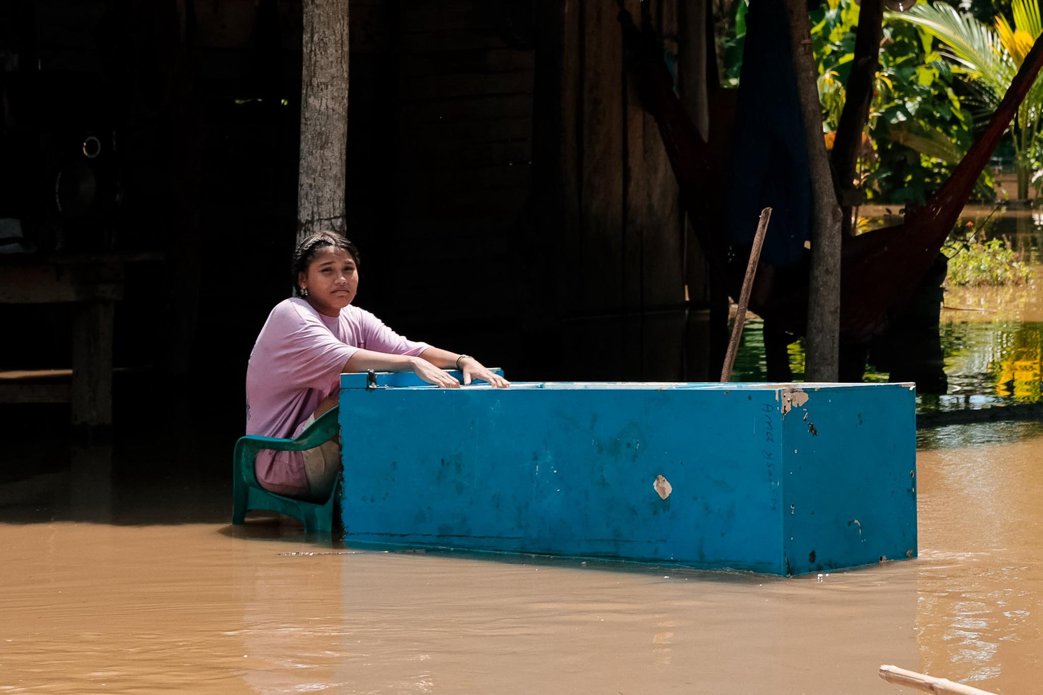 Autoridades departamentales avanzan en censos y entrega de ayudas a familias que perdieron viviendas, enseres y cultivos.