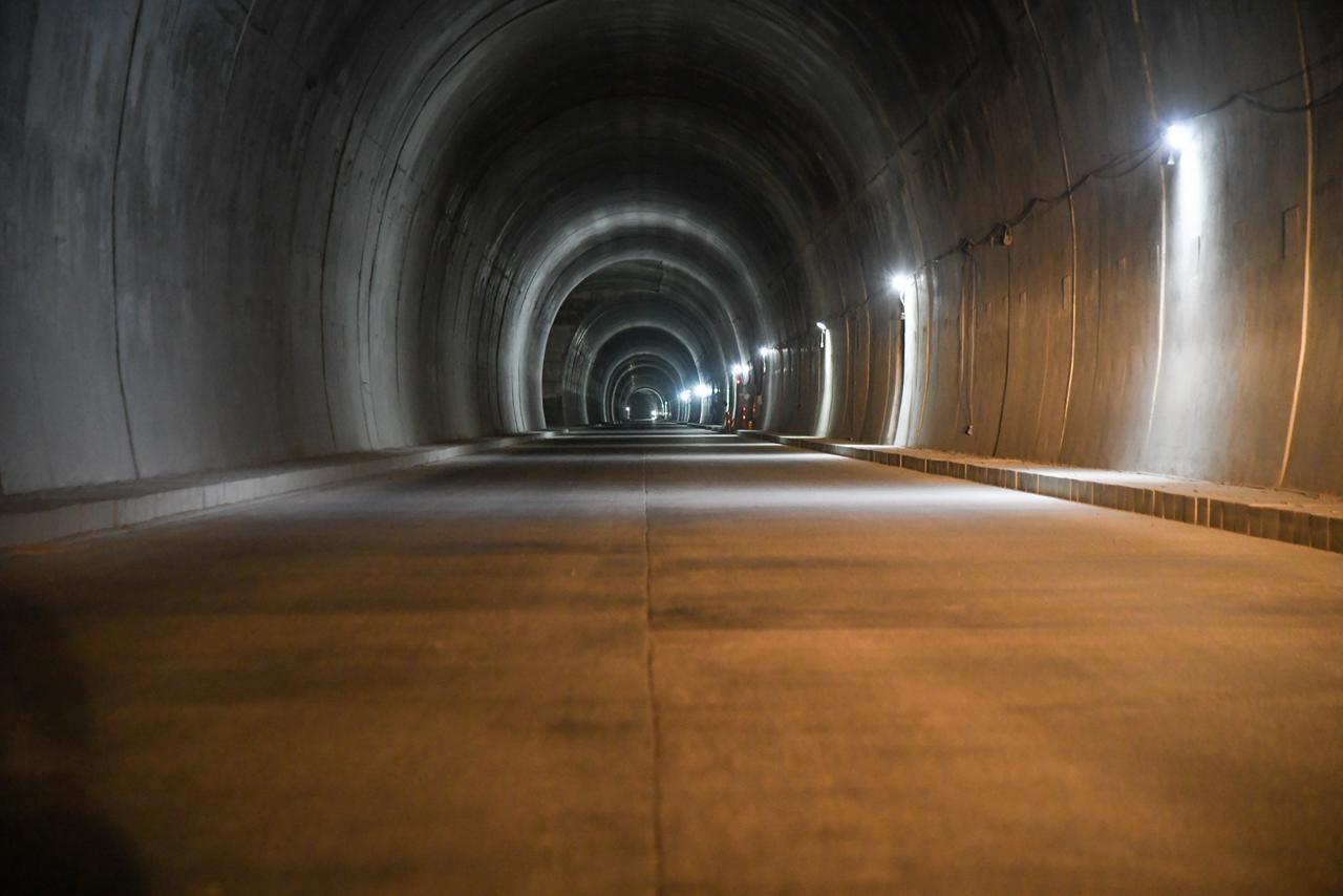 El Túnel de 9,73 km es el número 17