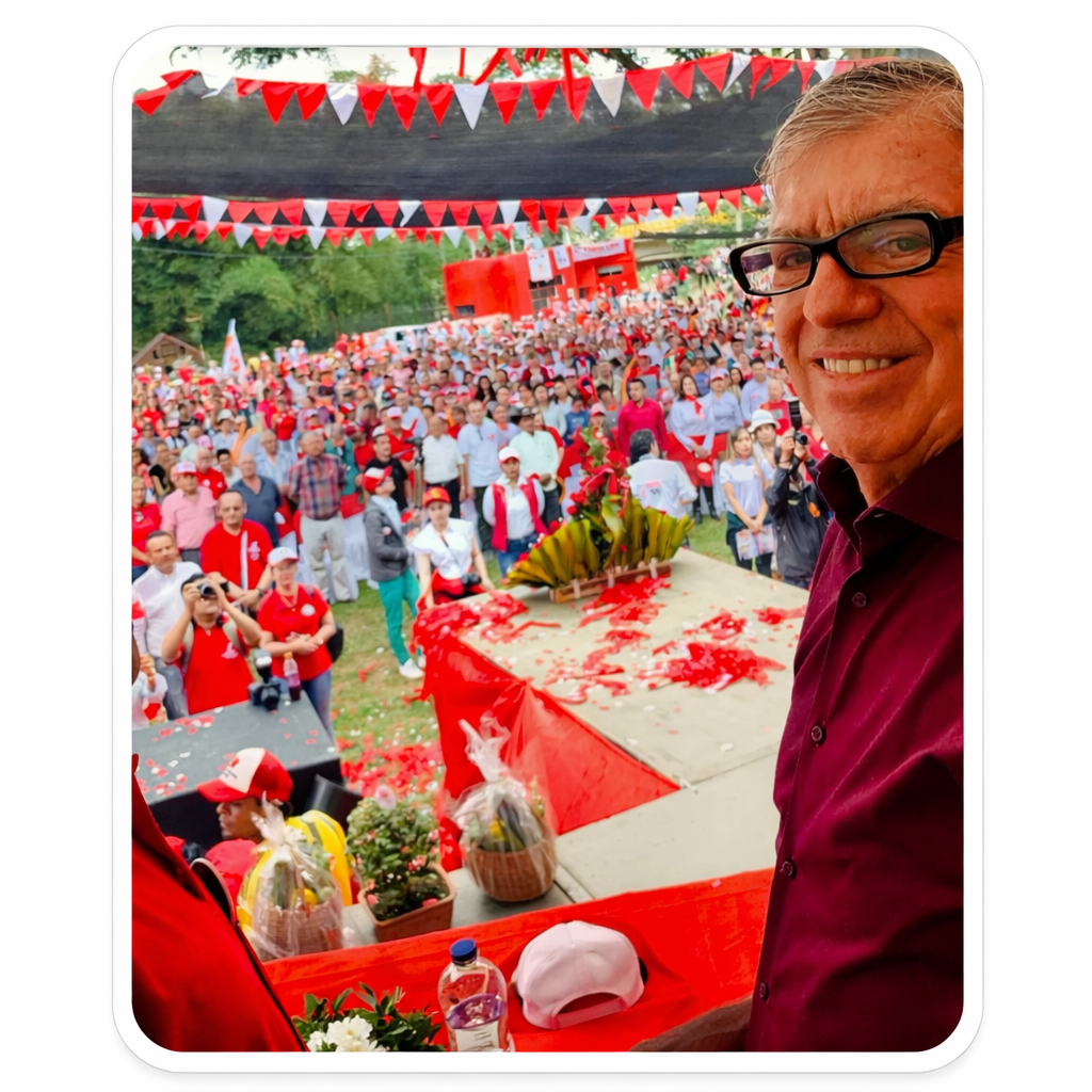 César Gaviria, expresidente de Colombia y jefe del Partido Liberal.