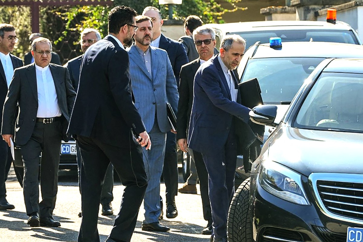 Delegación iraní durante las conversaciones entre Irán y Estados Unidos en Ginebra, Suiza.