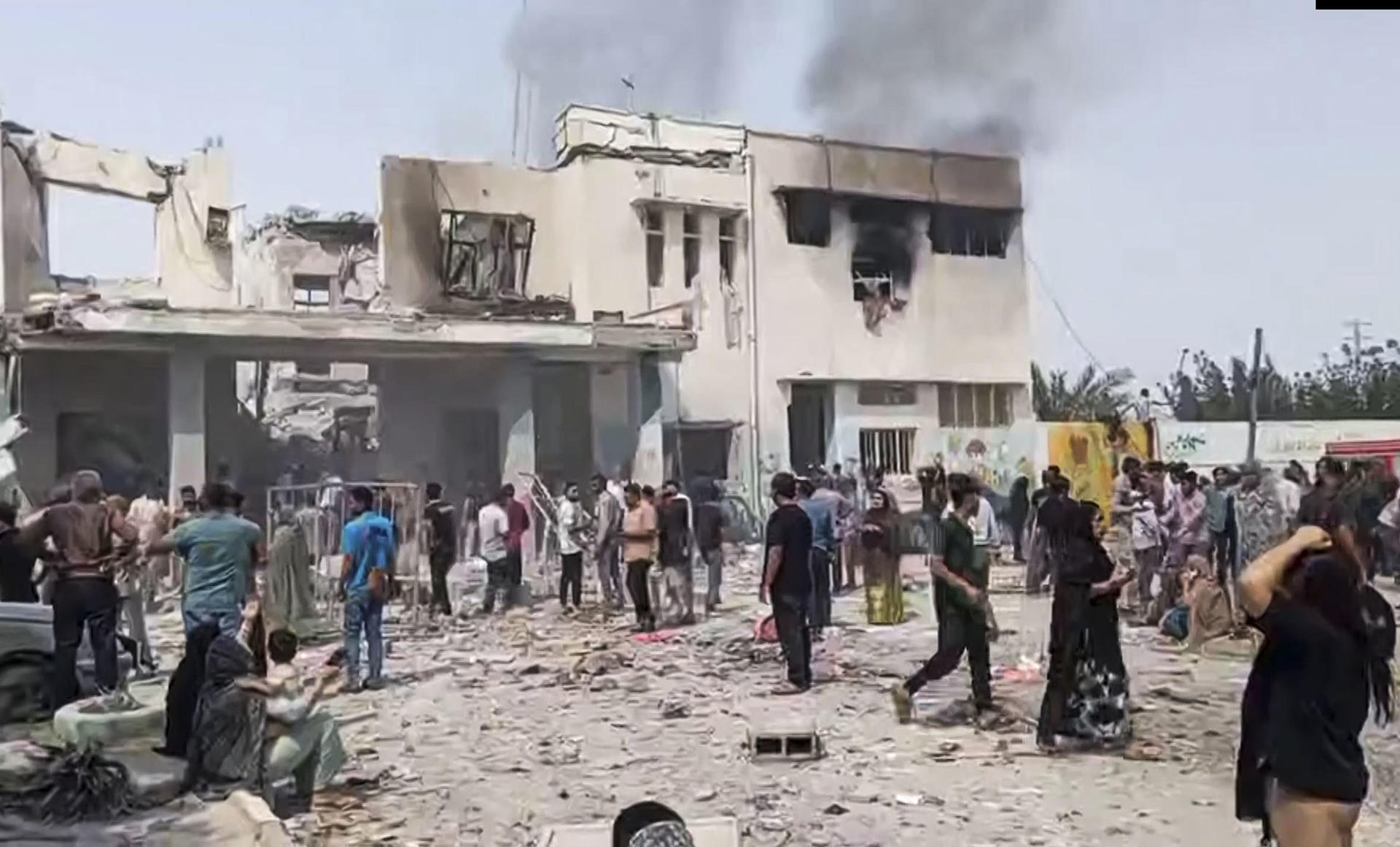 Bombardeo a Escuela iraní