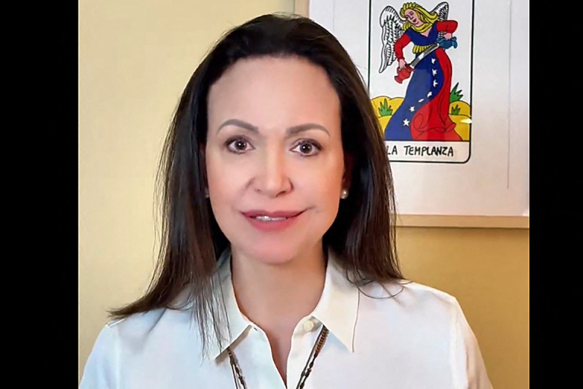 Esta captura de pantalla obtenida el 1 de marzo de 2026, de un video publicado desde la cuenta de la plataforma de redes sociales X (antes Twitter) de la líder opositora venezolana María Corina Machado la muestra pronunciando un discurso a su regreso a Venezuela.