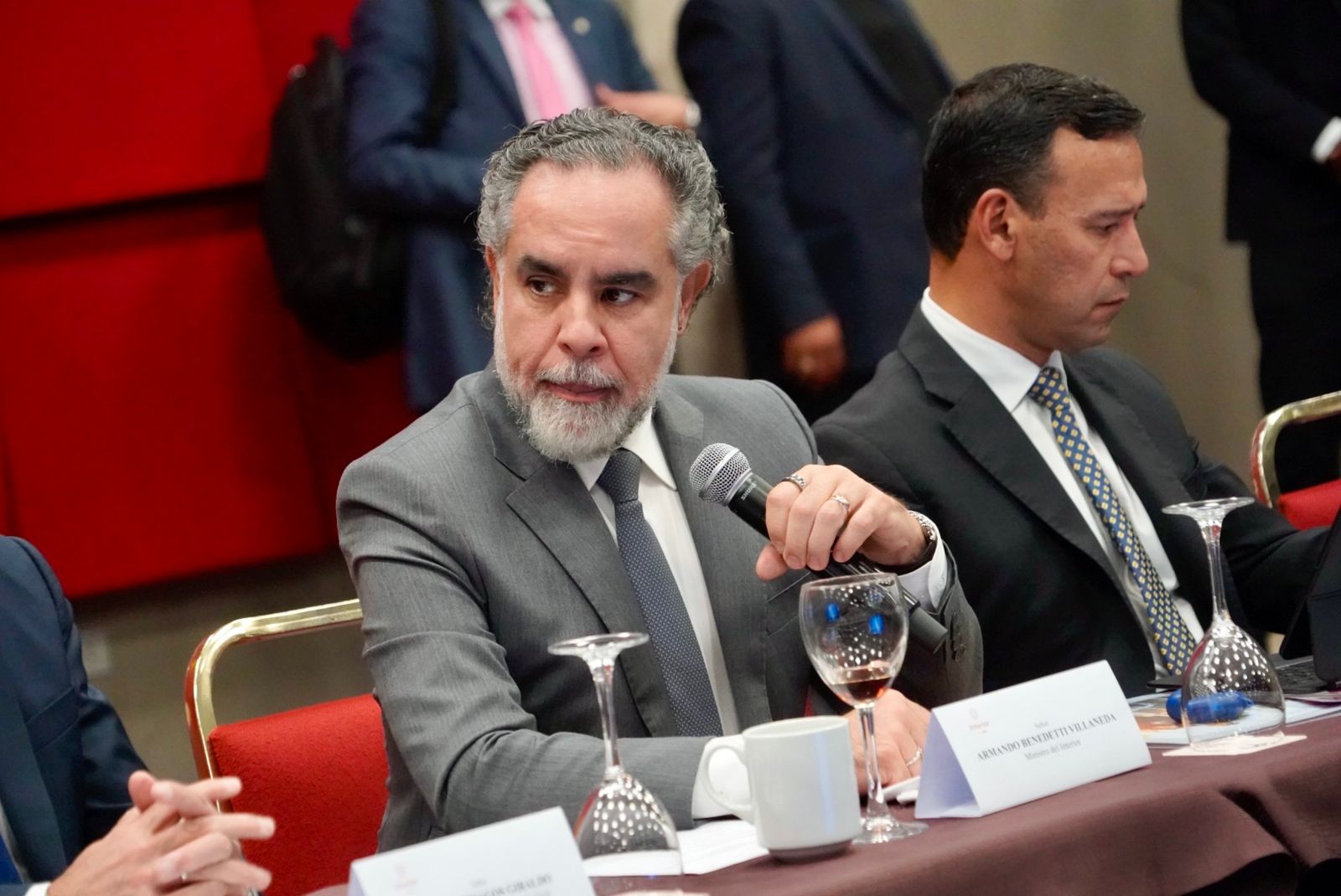 Son seçim garantileri komisyonunda Bakan Armando Benedetti.