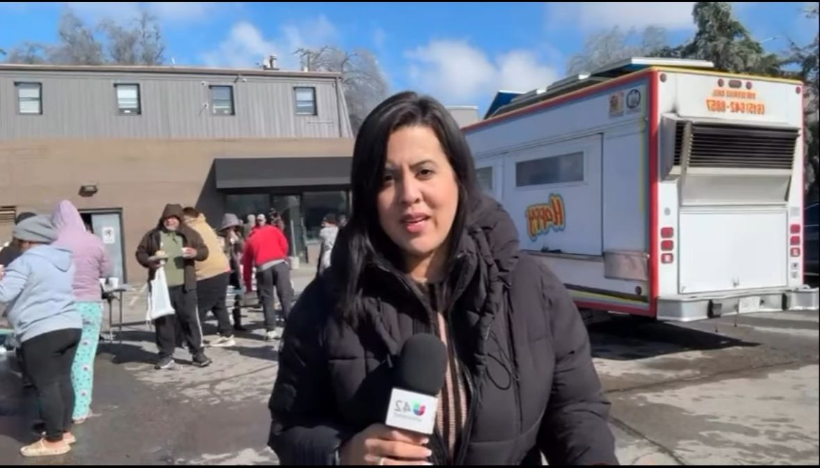 Reportera detenida por el ICE.