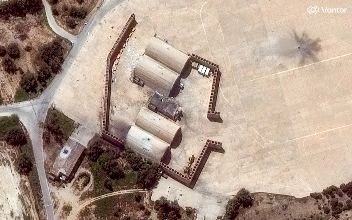 Vista aérea de ataques contra una base aérea junto al Aeropuerto Internacional de Bushehr; Irán, el 7 de marzo de 2026.