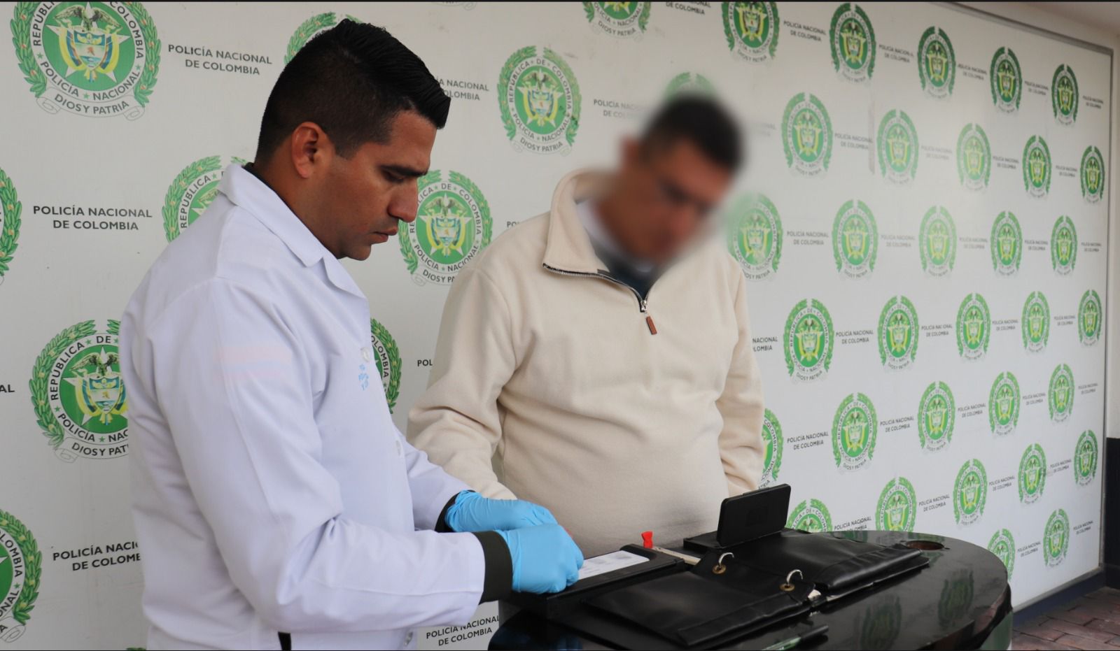 Momentos de la reseña del capturado.