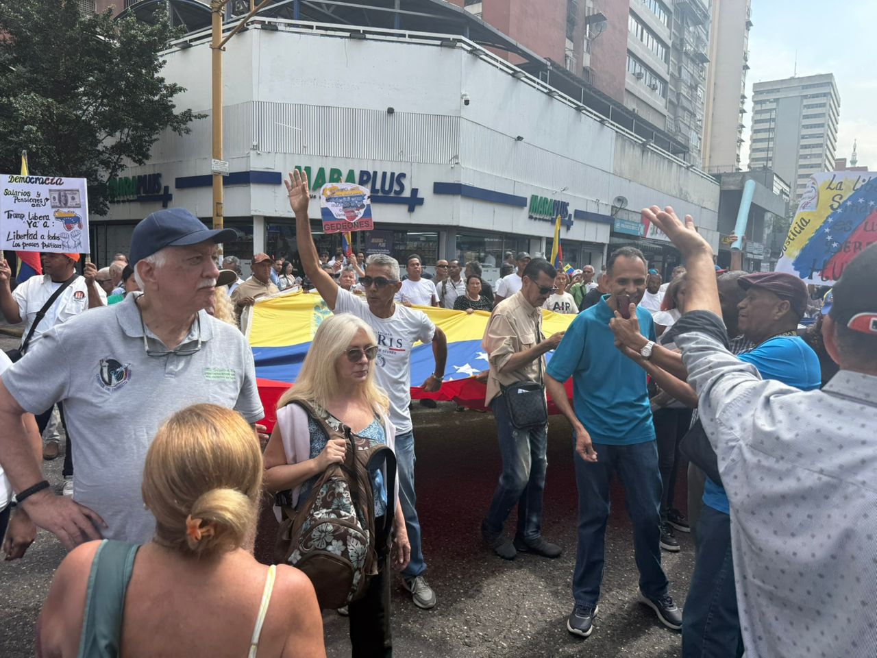 Protestas en Venezuela para exigir aumento del salario mínimo.