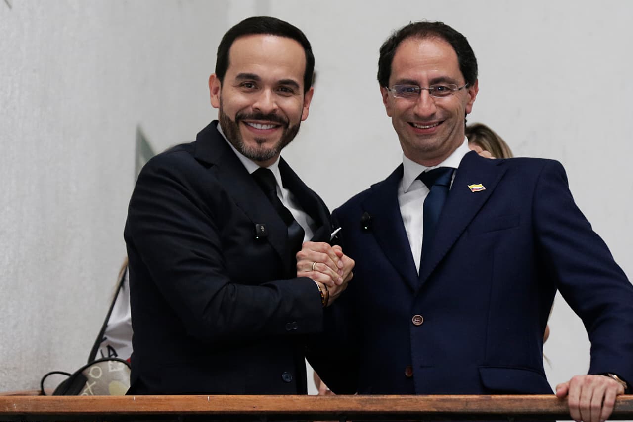 Abelardo de la Espriella llega a la Registraduría Nacional en Cali para ...