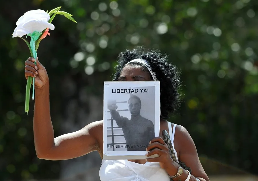 Fotografía de archivo de las Damas de Blanco, familiares de opositores encarcelados, en La Habana (Cuba).