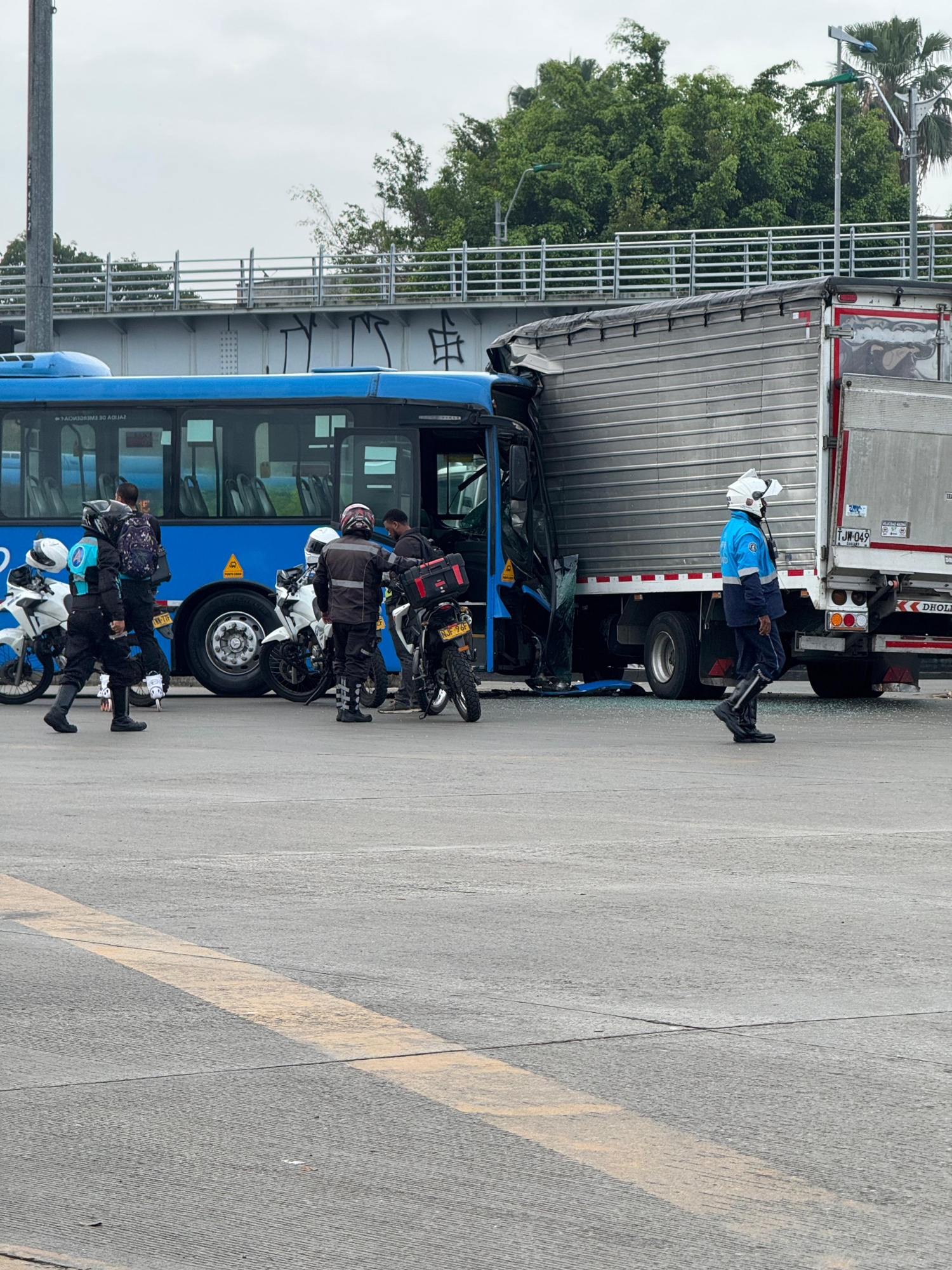 Accidente en Cali deja 16 heridos.