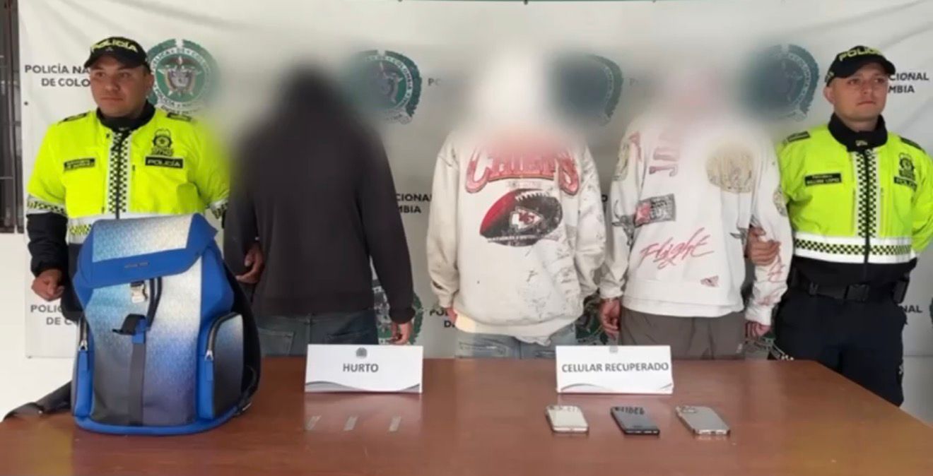 Tres hombres fueron capturados en flagrancia tras el hurto a un pasajero que solicitó un servicio por plataforma digital en el barrio San Felipe.