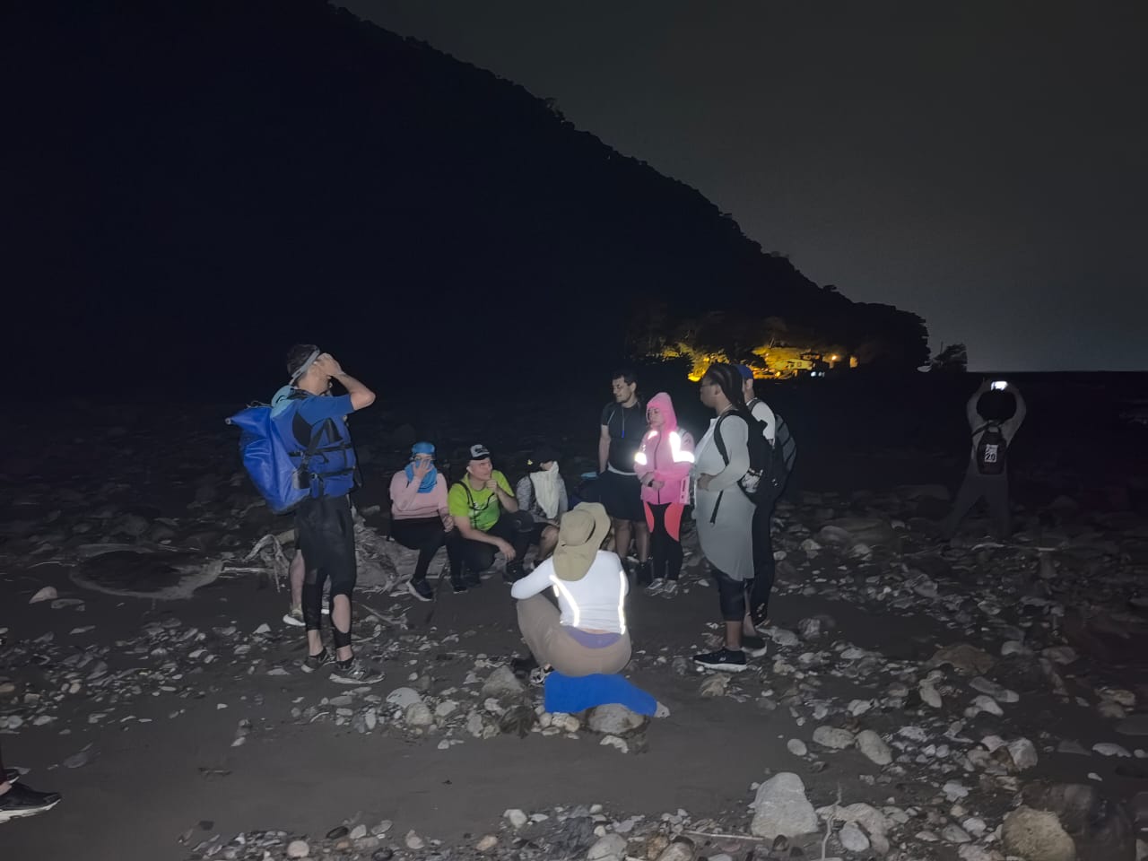 Los dieciséis adultos y menor de edad que estaban atrapados en el río Guayuriba, en el sector del Sagú, entre Villavicencio y Acacías, en el Meta, fueron rescatados.