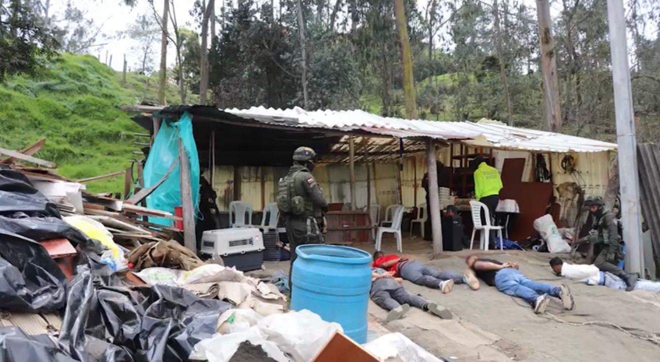 Operativo en zona rural de La Calera permitió la captura de 13 personas vinculadas a una red de peleas clandestinas de perros.